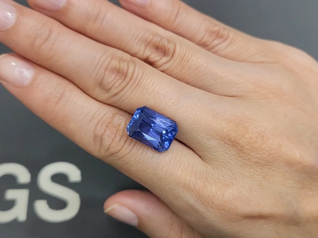Unheated Cornflower Blue Sapphire 13.60 ct in radiant cut  Image №2