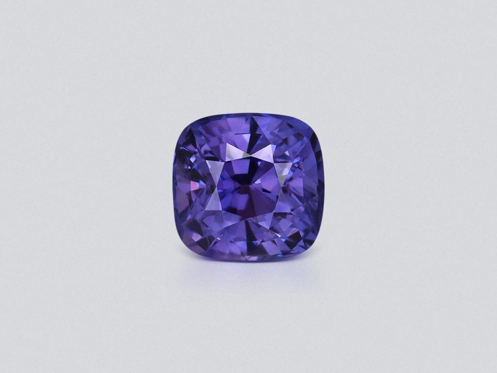 Purple sapphire in cushion cut 6.12 carats, Madagascar  Image №1