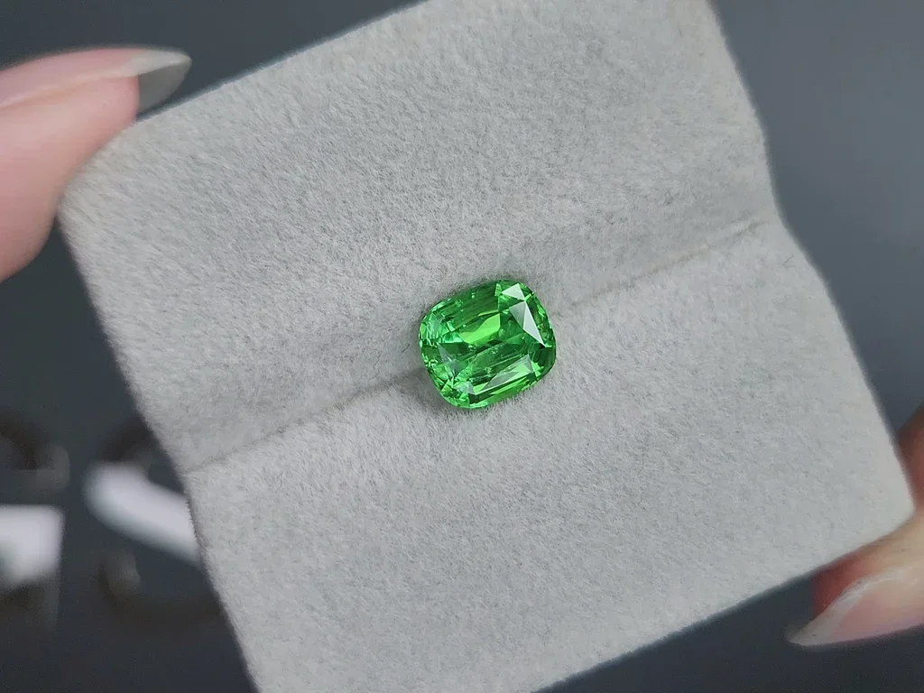 Neon Green tsavorite garnet in cushion cut 2.11 carats, Tanzania Image №4