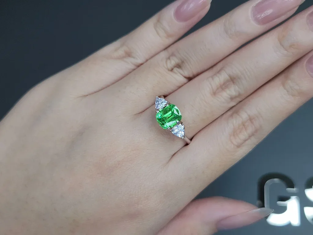 Neon Green tsavorite garnet in cushion cut 2.11 carats, Tanzania Image №5