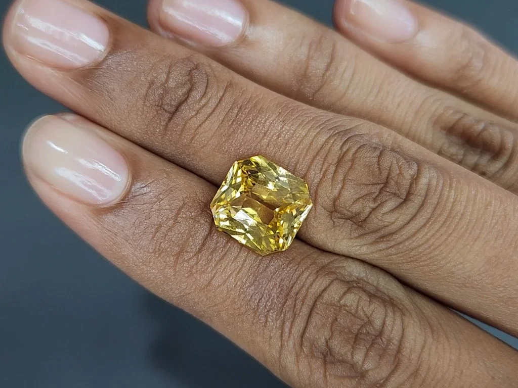 Unheated Vivid Yellow sapphire in radiant cut 8.04 carats, Sri Lanka Image №2