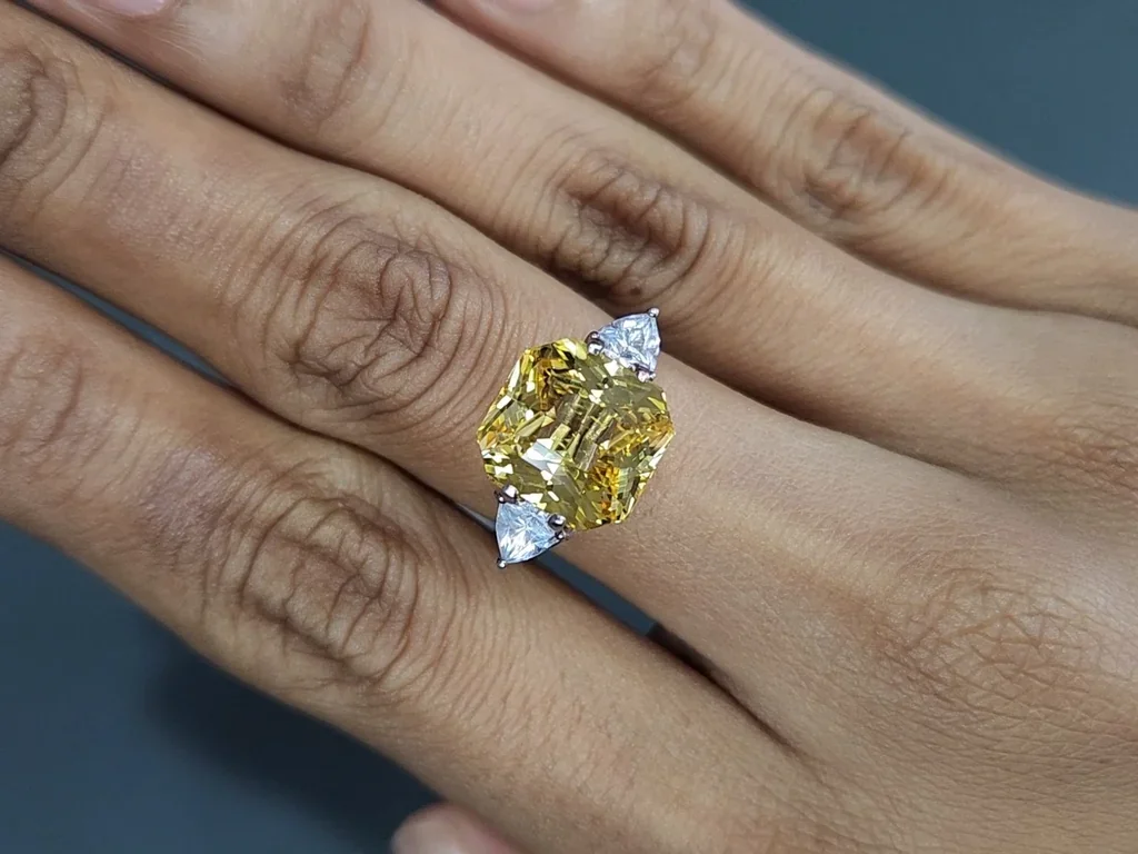 Unheated Vivid Yellow sapphire in radiant cut 8.04 carats, Sri Lanka Image №5