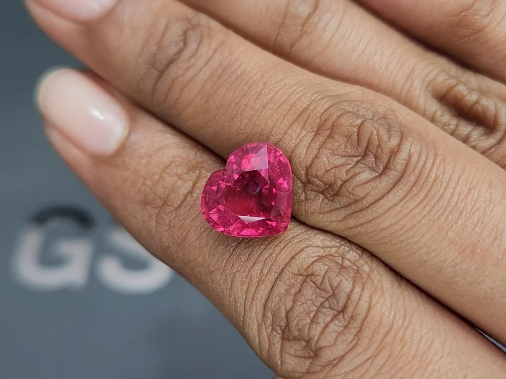 Tourmaline rubellite shape heart  6.75 carats, Africa Image №2
