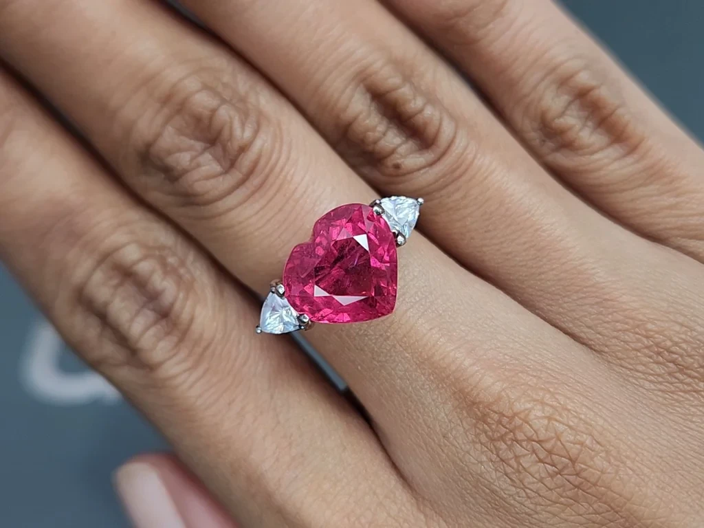 Tourmaline rubellite shape heart  6.75 carats, Africa Image №5