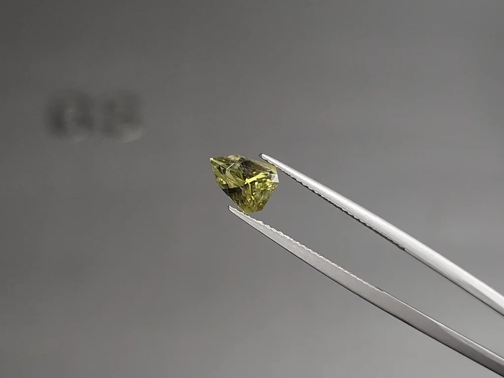 Chrysoberyl fancy cut 1.61 carats, Sri Lanka Image №3