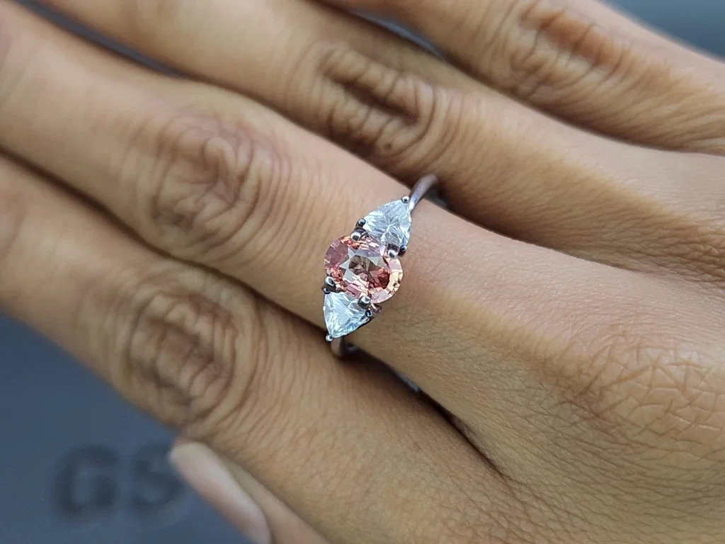 Unheated sapphire Padparadscha oval cut 1.03 carats, Sri Lanka  Image №5