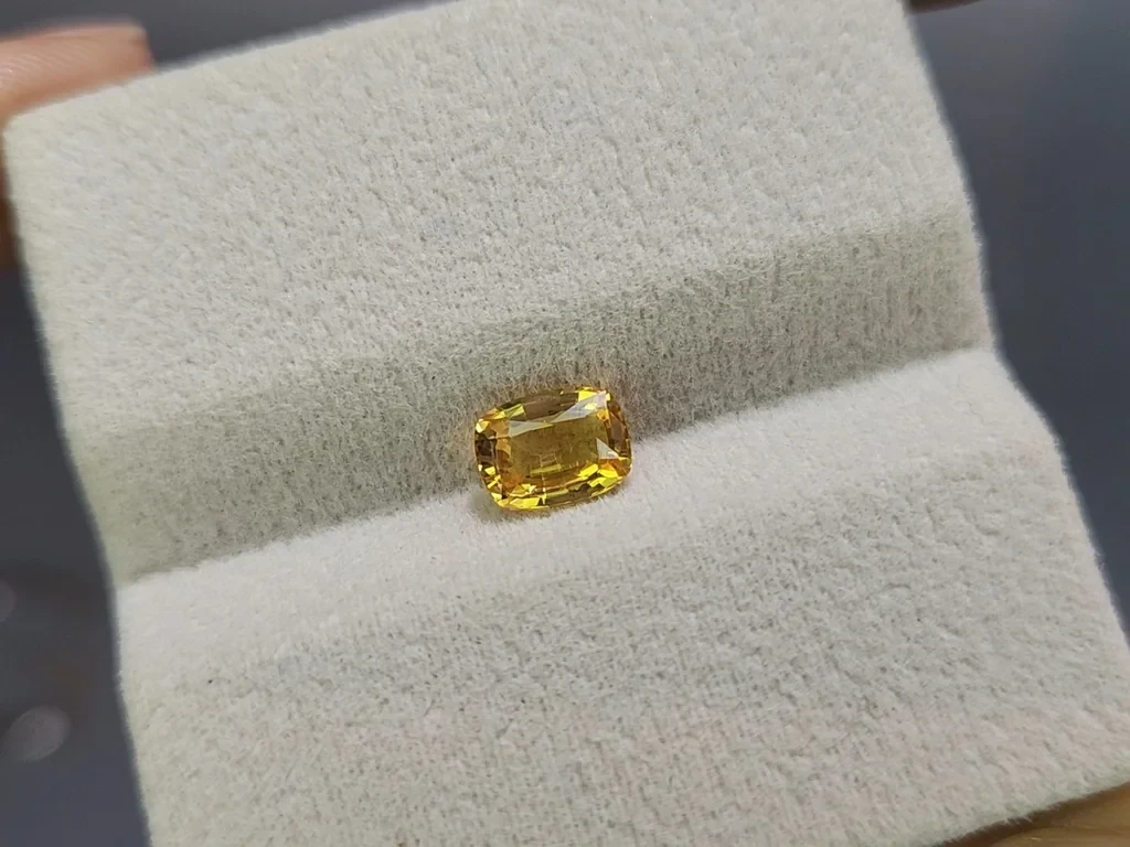 Yellow sapphire cushion cut 1.13 carats, Madagascar Image №4
