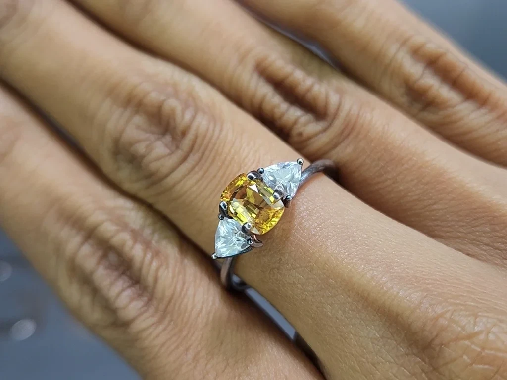 Yellow sapphire cushion cut 1.13 carats, Madagascar Image №5
