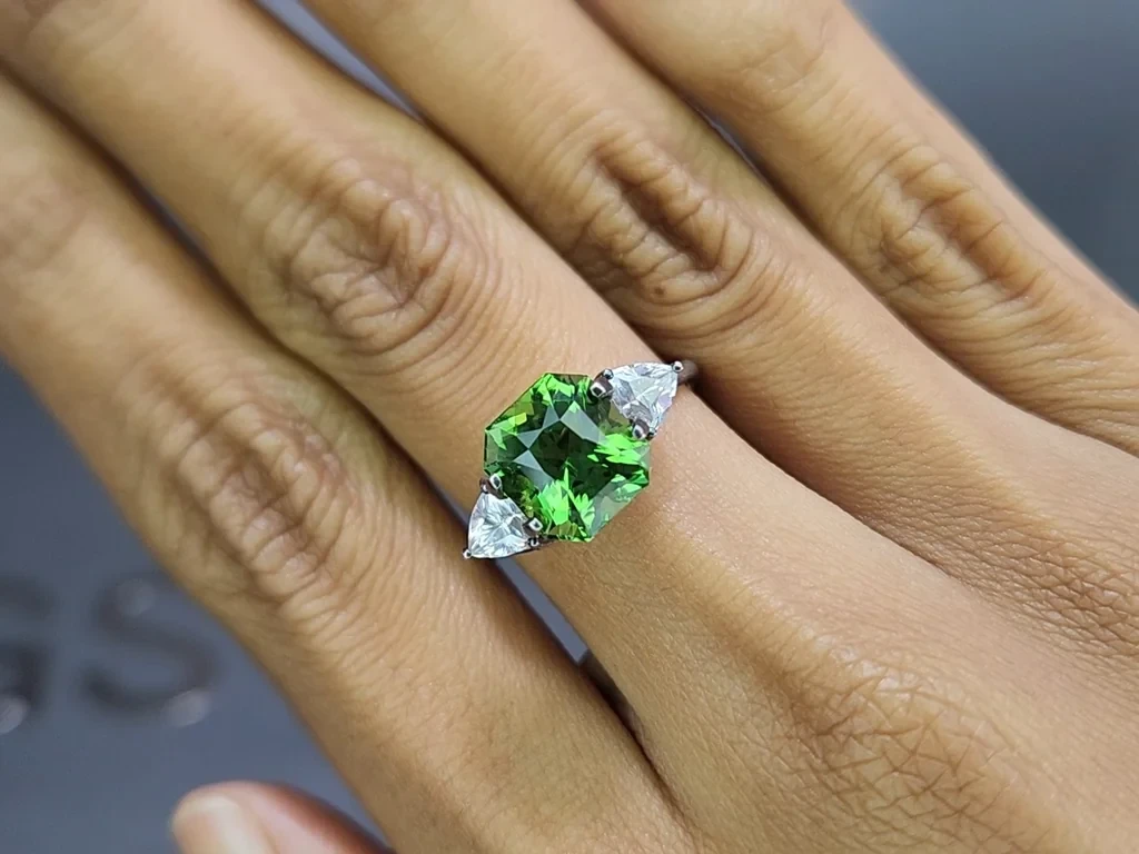 Green tourmaline radiant cut 4.18 carats, from Africa Image №5