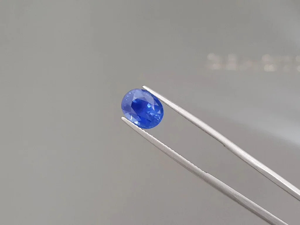 Rare Electric blue oval cut sapphire 3.03 ct, Sri Lanka Image №2