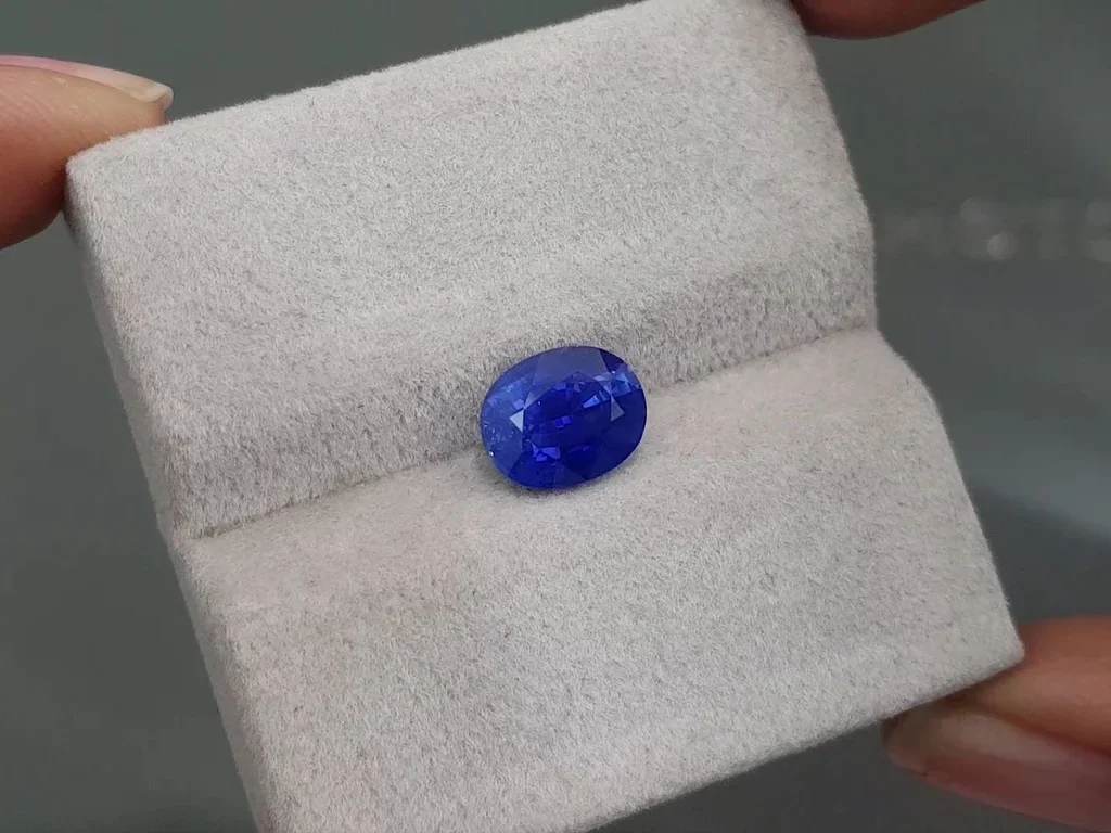 Rare Electric blue oval cut sapphire 3.03 ct, Sri Lanka Image №3