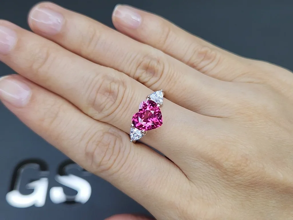 Vivid pink Mahenge spinel in heart shape 3.68 carats, Tanzania Image №5