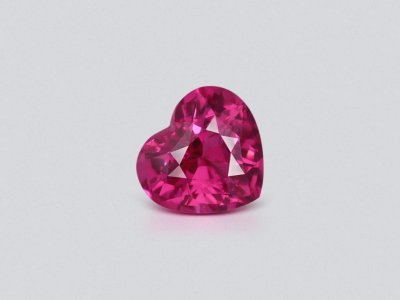 Vivid pink Mahenge spinel in heart shape 3.68 carats, Tanzania photo