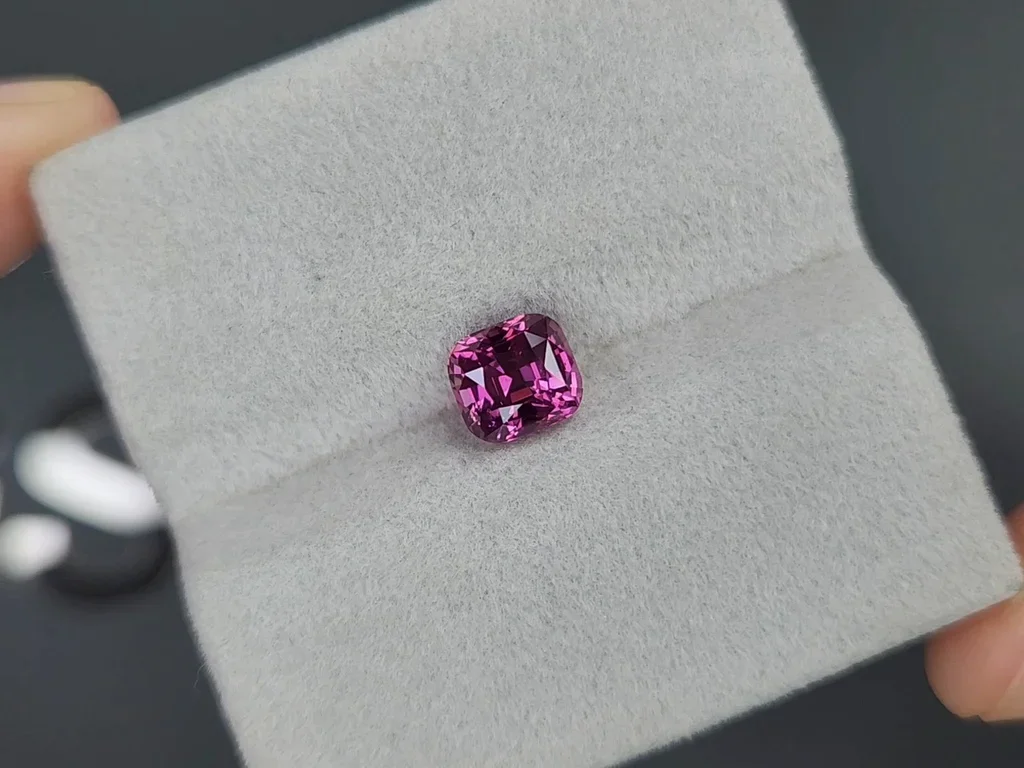 Pink sapphire in cushion cut 2.08 carats, Madagascar Image №4