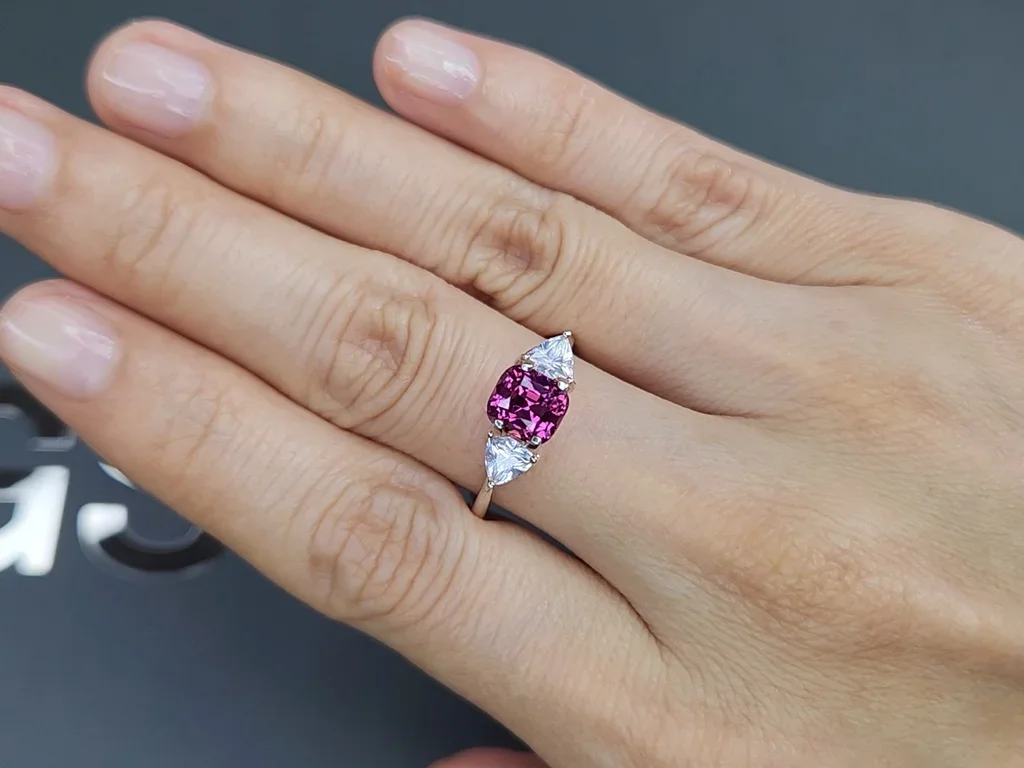 Pink sapphire in cushion cut 2.08 carats, Madagascar Image №5