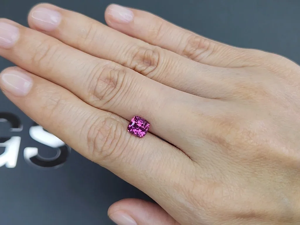 Pink sapphire in cushion cut 2.08 carats, Madagascar Image №2