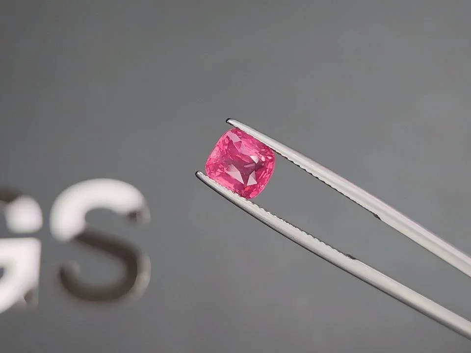 Vivid Pink mahenge spinel in cushion cut 2.02 carats, Tanzania Image №3