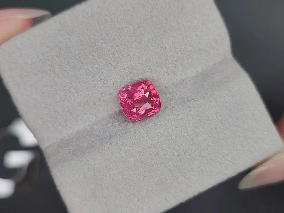 Vivid Pink mahenge spinel in cushion cut 2.02 carats, Tanzania Image №4