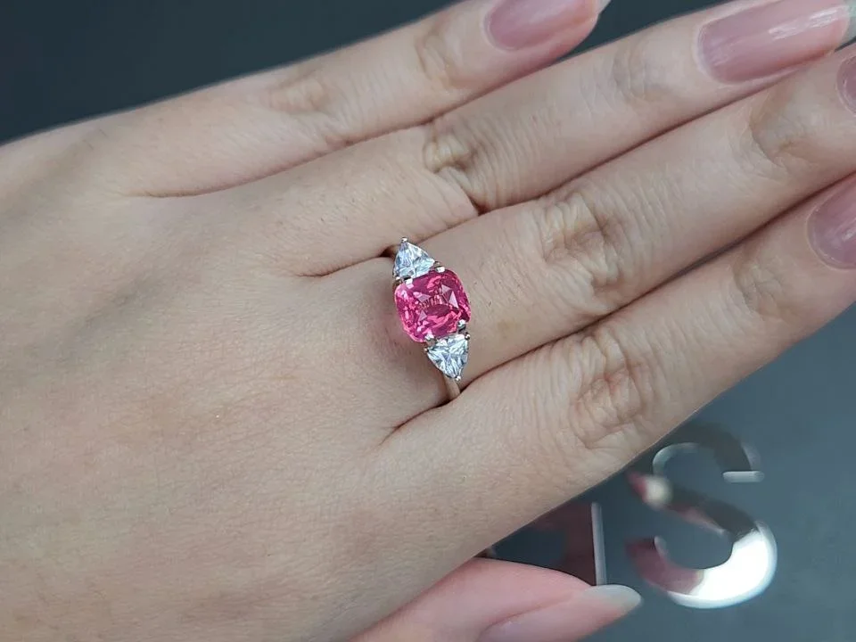 Vivid Pink mahenge spinel in cushion cut 2.02 carats, Tanzania Image №5
