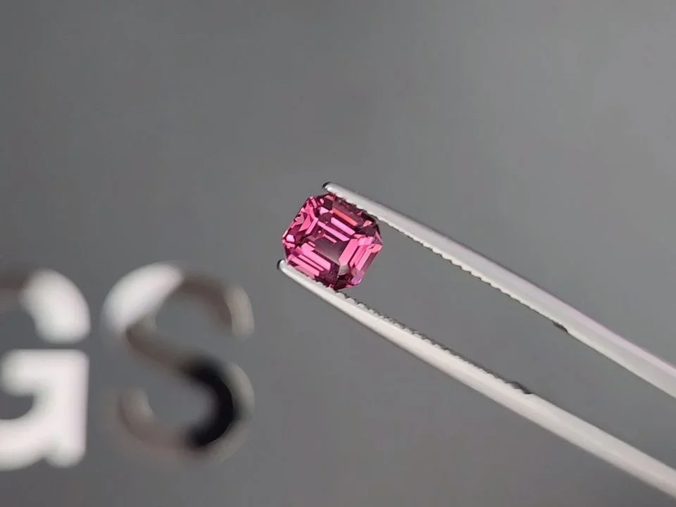 Vivid pink Mahenge spinel in octagon cut 1.26 carats, Tanzania Image №3