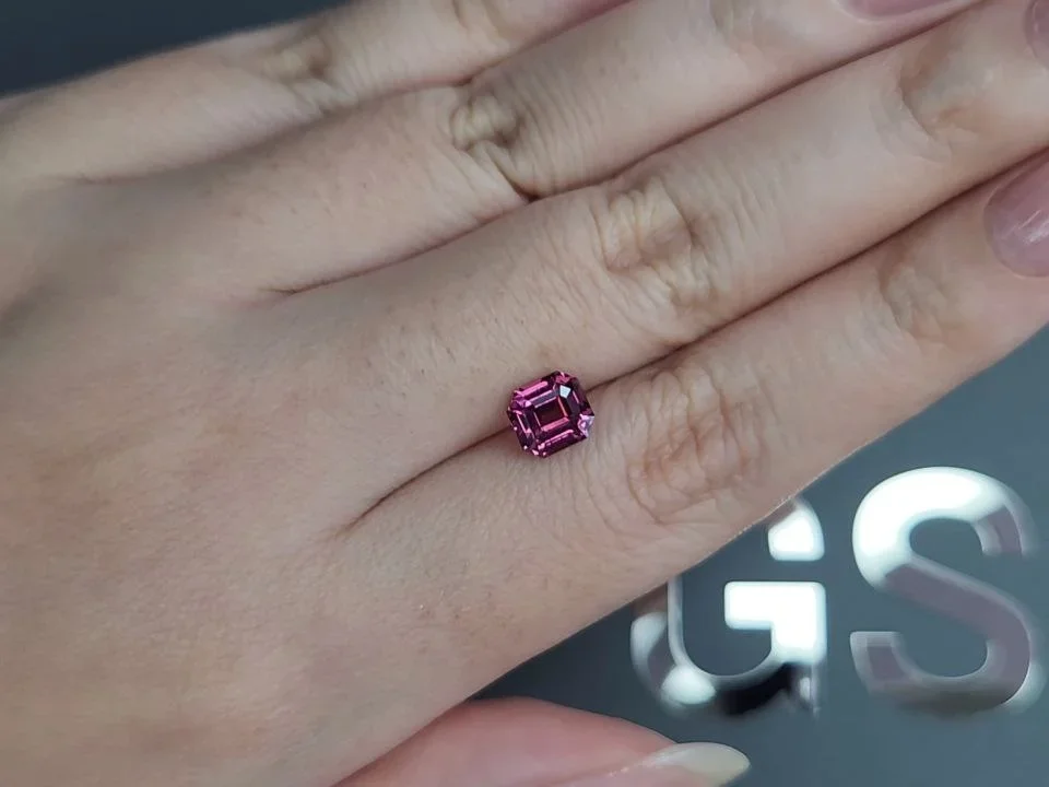 Vivid pink Mahenge spinel in octagon cut 1.26 carats, Tanzania Image №2