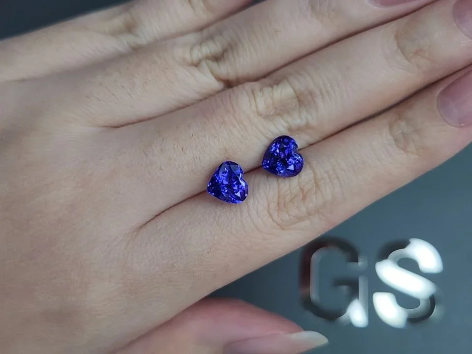 Pair of tanzanites in heart shape 4.47carats, Tanzania  Image №2