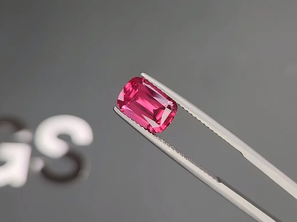 Spinel Mahenge Vibrant Pink-Red cushion cut 3.06 carats, Tanzania  Image №3