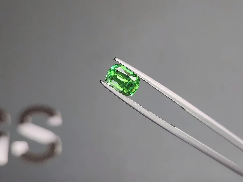Intense Green tsavorite garnet in cushion cut 1.95 carats, Tanzania Image №3