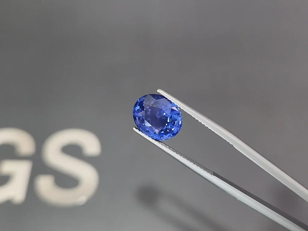 Blue sapphire oval cut 5.80 carats, Sri Lanka Image №3