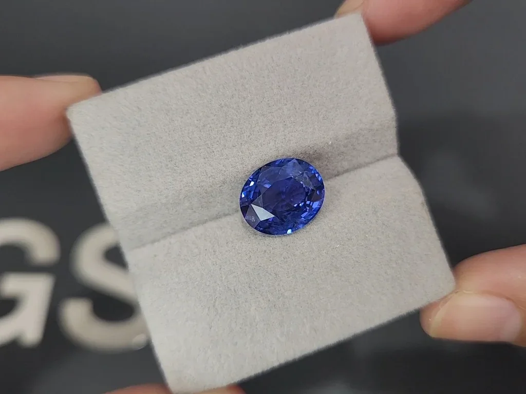 Blue sapphire oval cut 5.80 carats, Sri Lanka Image №4