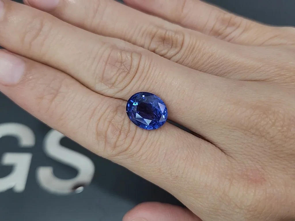 Blue sapphire oval cut 5.80 carats, Sri Lanka Image №2