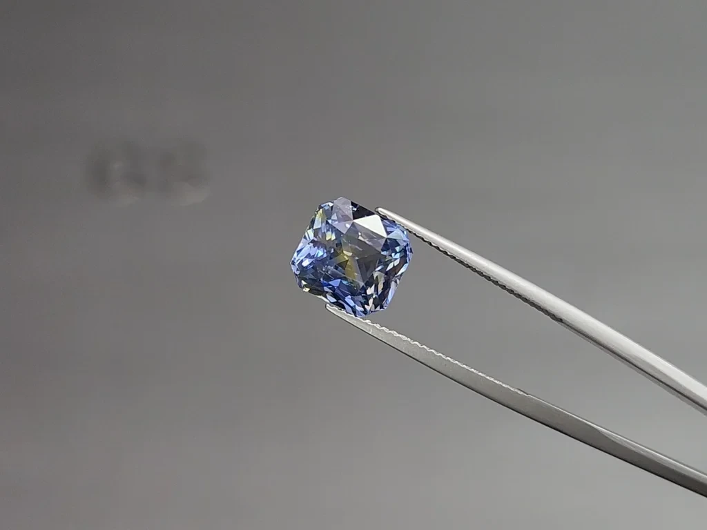 Sapphire Bi-Color radiant cut 6.02 carats, Sri Lanka Image №3