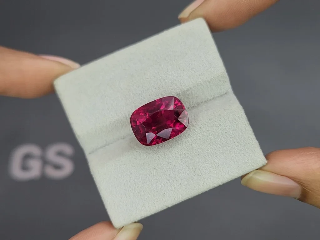 Rubellite tourmaline cushion cut 9.40 carats, Africa Image №4