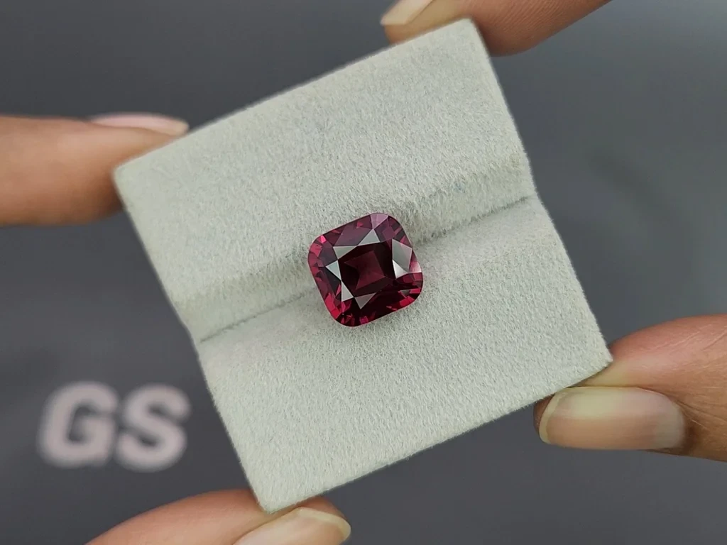 Garnet cushion cut  7.16 carats, Tanzania Image №4