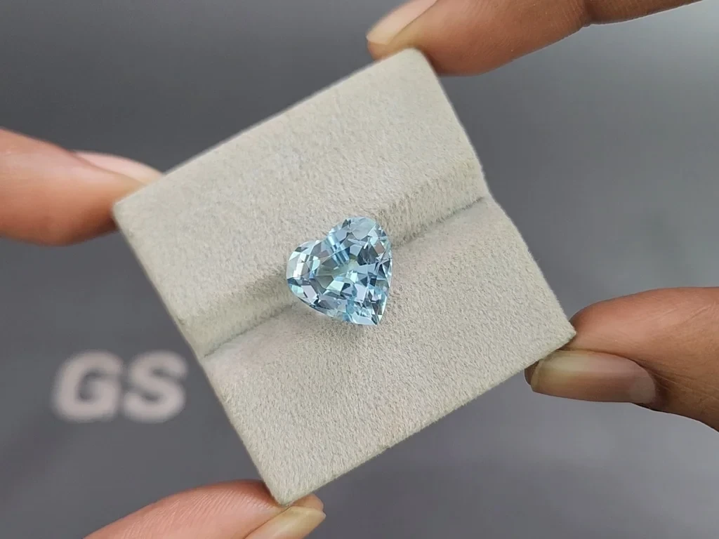 Aquamarine Santa Maria heart shape 6.04 carats, Mozambique Image №4