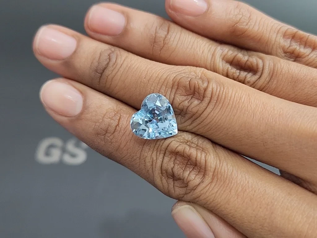Aquamarine Santa Maria heart shape 6.04 carats, Mozambique Image №2