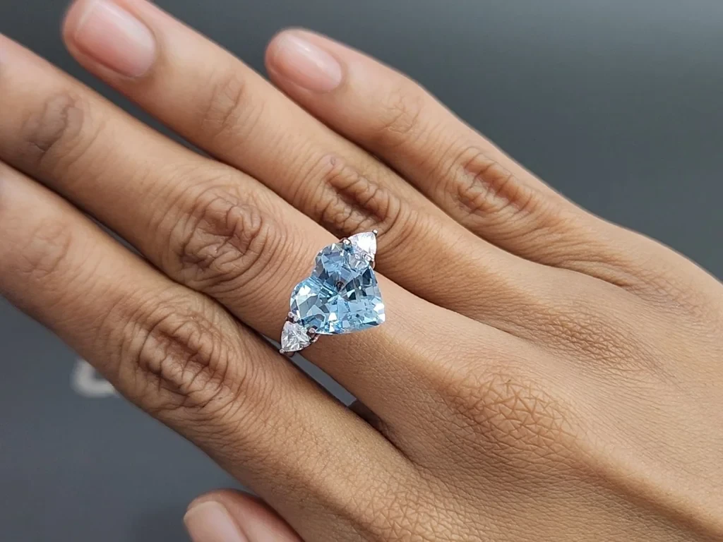 Aquamarine Santa Maria heart shape 6.04 carats, Mozambique Image №5