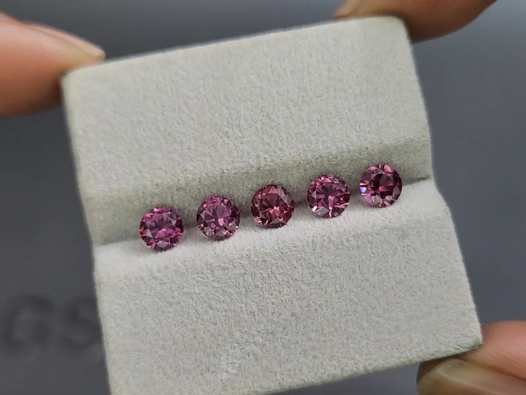 Set of rhodolite garnet round cut 2.66 carats, Madagascar  Image №5
