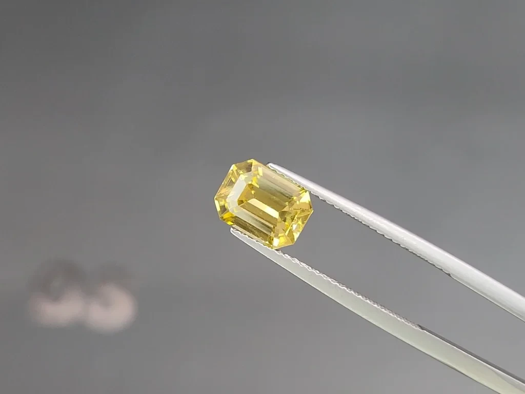 Yellow zircon octagon cut 3.34 carats, Tanzania Image №3