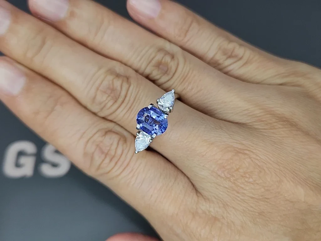 Unheated blue sapphire oval cut  2.05 carats, Sri Lanka Image №5