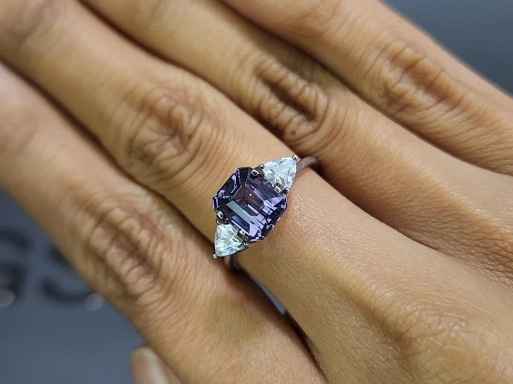 Violet gray spinell octagon cut  3.09 carats , Tanzania Image №5