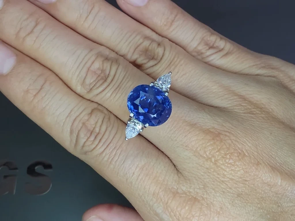Unheated sapphire Cornflower Blue oval cut 9.20 carats, Sri Lanka Image №5