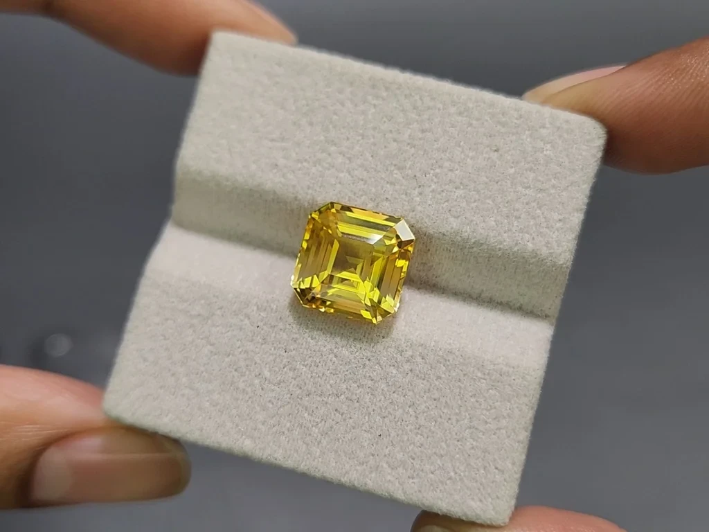 Sapphire Golden Yellow asher cut 8.65 carats , Sri Lanka Image №4