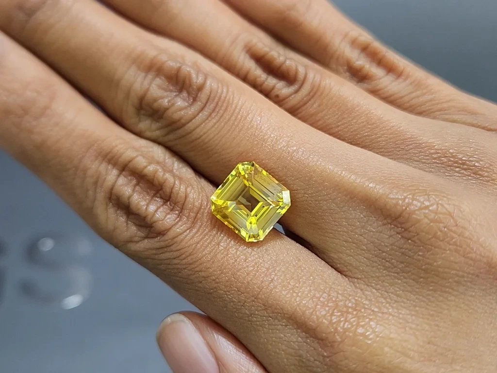 Sapphire Golden Yellow asher cut 8.65 carats , Sri Lanka Image №2