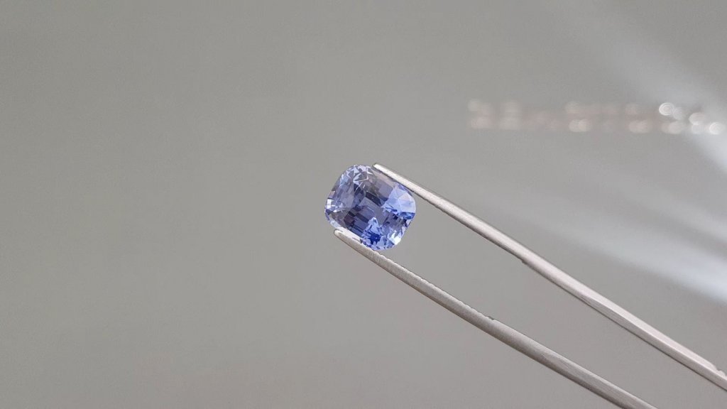 Сornflower blue unheated sapphire in cushion cut 4.71 ct, Sri Lanka Image №3