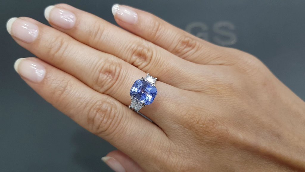 Сornflower blue unheated sapphire in cushion cut 4.71 ct, Sri Lanka Image №5