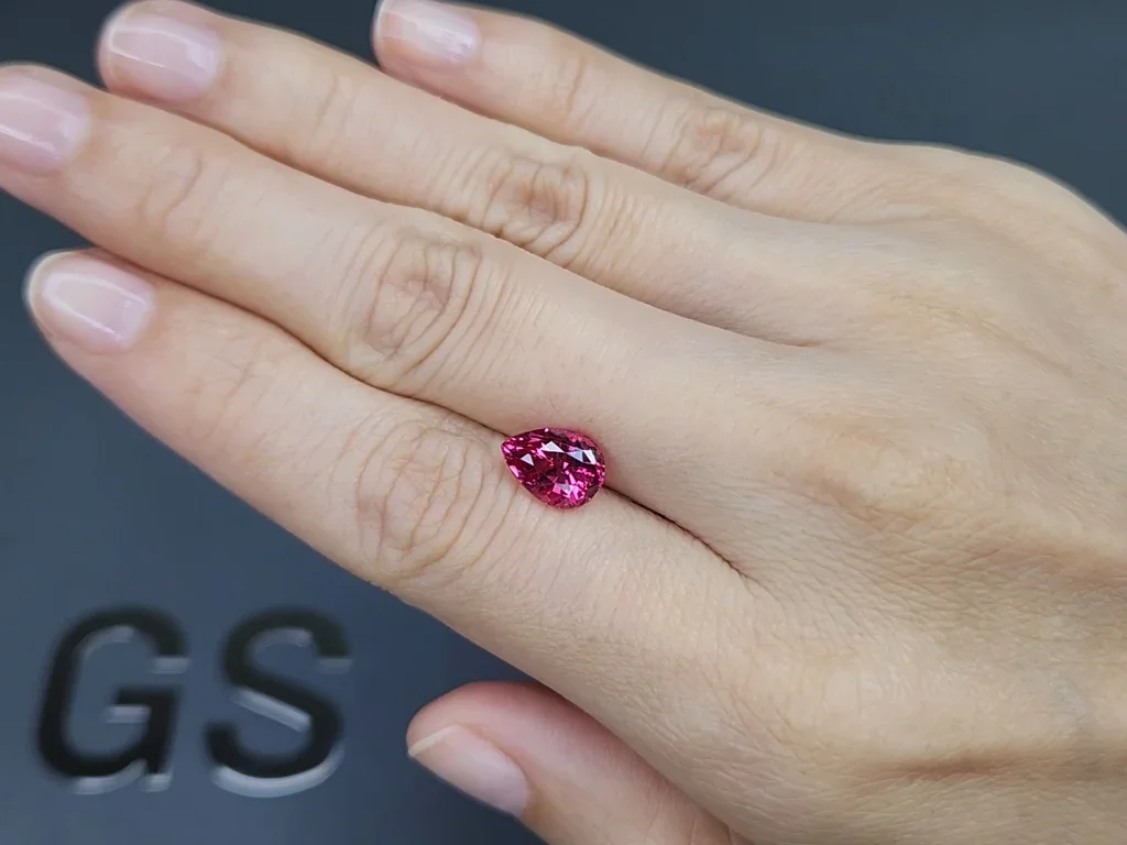 Vivid pink pear-cut Mahenge spinel 2.85 carats, Tanzania Image №2