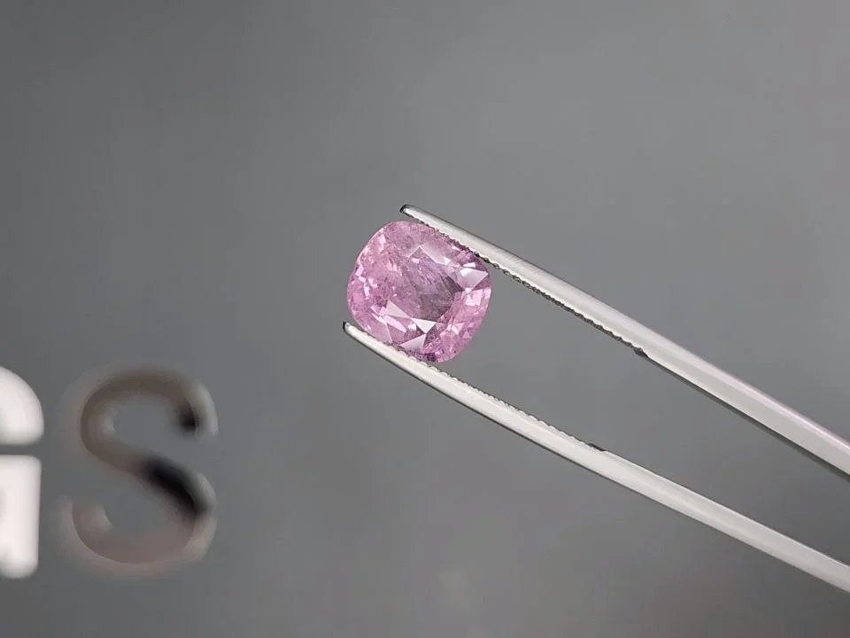 Baby pink spinel in cushion cut 4.58 carats, Tanzania Image №3