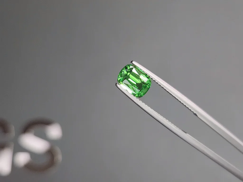Neon Green tsavorite garnet in cushion cut 1.98 carats, Tanzania Image №3