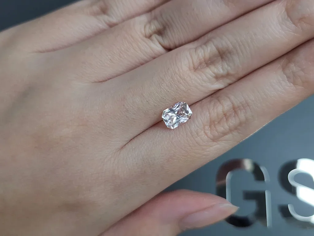 Pastel peach sapphire in radiant cut 1.62 carats, Sri Lanka Image №2